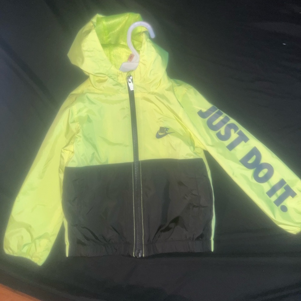 Nike wind breaker